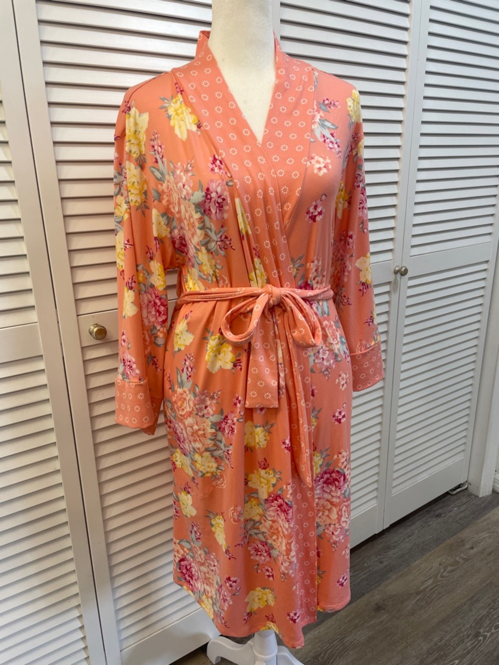 Flora Nikrooz Floral Robe Size Medium